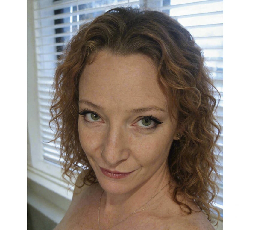 Escorts East London Spitalfields - East London - Photos for GREEDY REDHEAD HOTWIFE MILF RAQUEL VAN ZANT