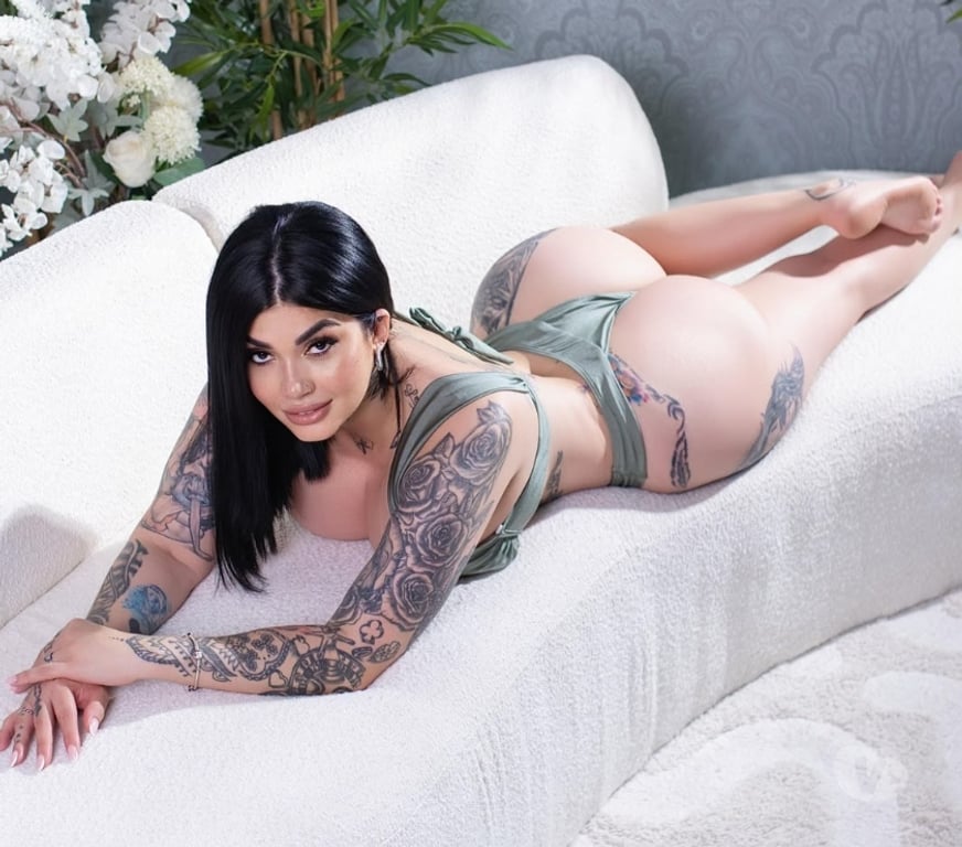 Escorts East London Stratford - East London - Photos for LATINA MAMI 🔥