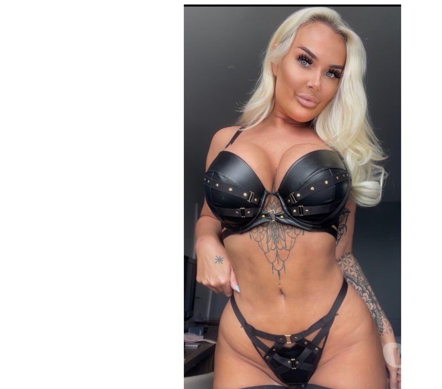 Escorts Essex Colchester - Photos for ENGLISH 🏴󠁧󠁢󠁥󠁮󠁧󠁿 BOMBSHELL PORSCHE