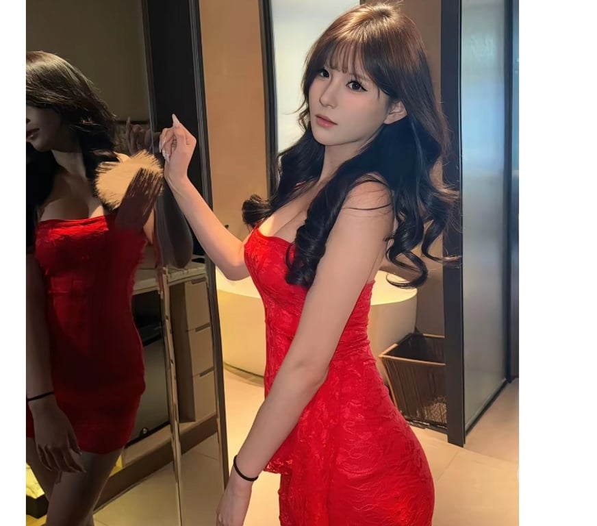 Escorts Surrey Guildford - Photos for 🌙 Mysterious Eyes, Calm Vibes & Quiet Confidence ✨
