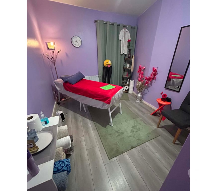 Escorts West Midlands Walsall - Photos for MASSAGE Lady please message