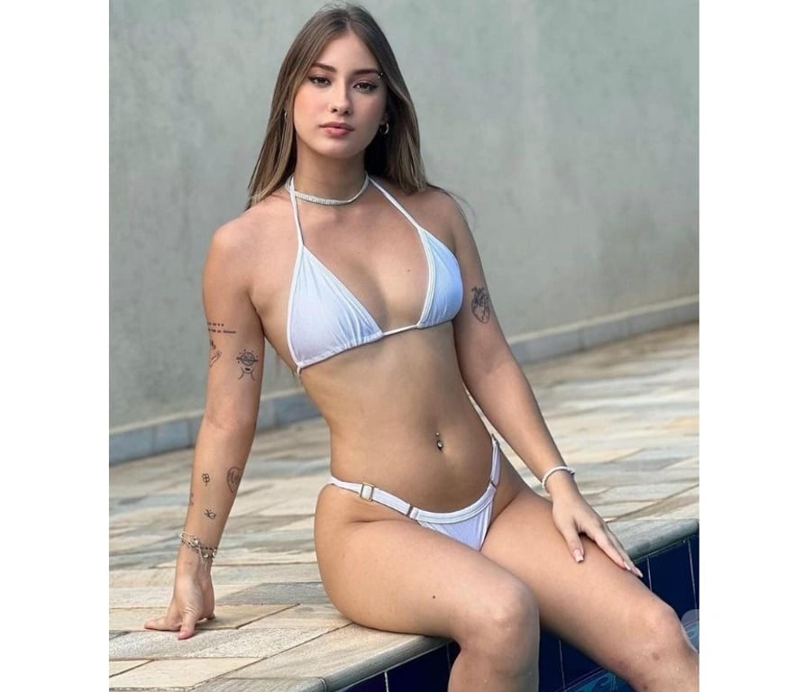 Escorts Surrey Woking - Photos for 🌸🇧🇷🍑KALY PARTY GIRL 🌸