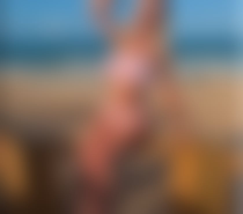 Photos for Aniya, a hot Brazilian blonde🤩🤩👄