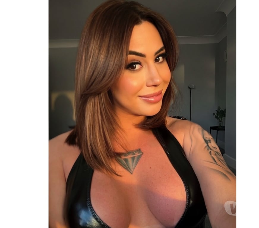 Trans Escorts Surrey Woking - Photos for Amanda hot Brazilian