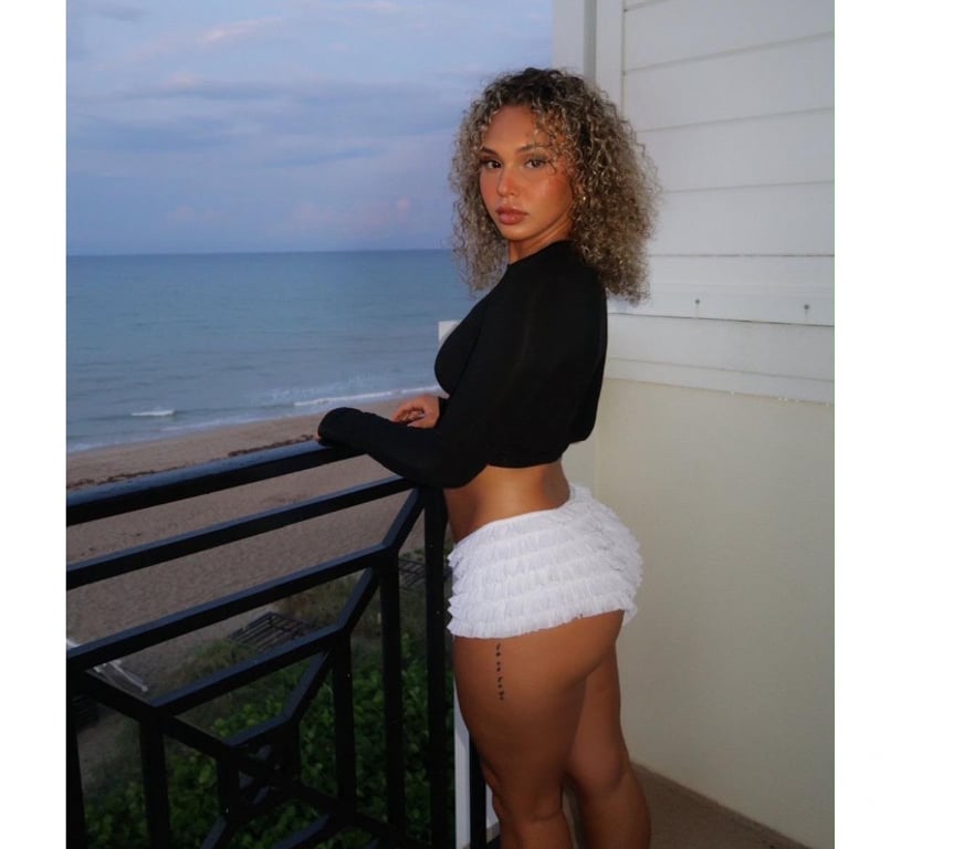 Escorts North West London Harrow - Photos for Elegance, curves, and a company you’ll remember