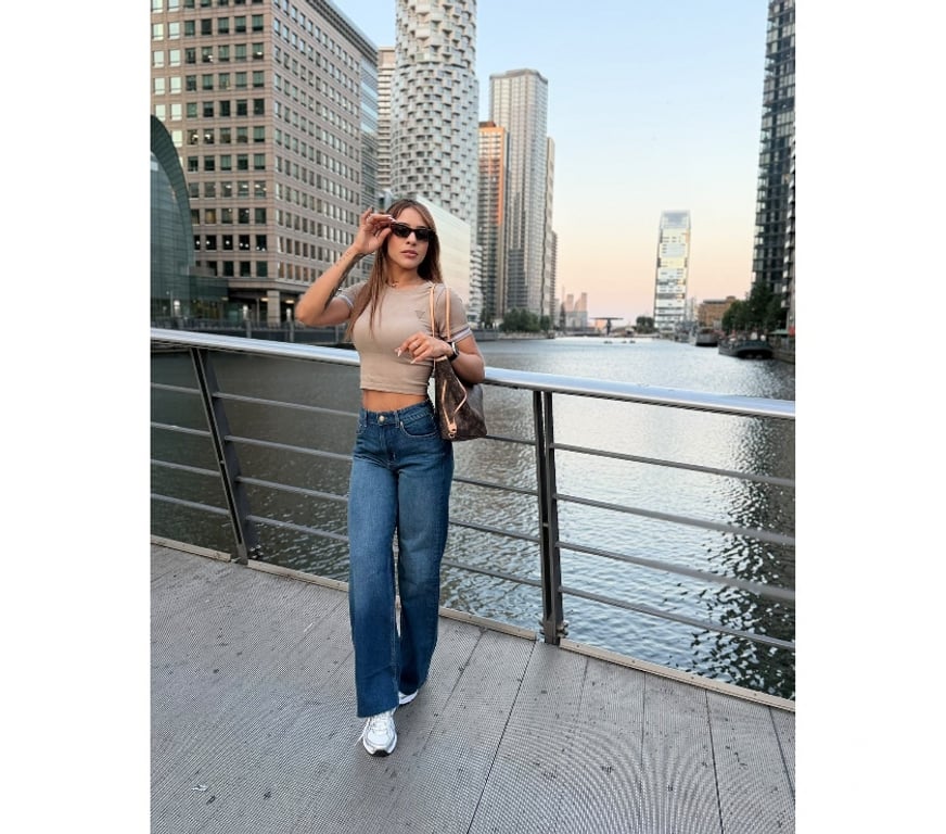 Escorts North London Silver Street Station - North London - Photos for our New Latina SIZE MODEL- SOME EXTRAS ARE INCLUDED