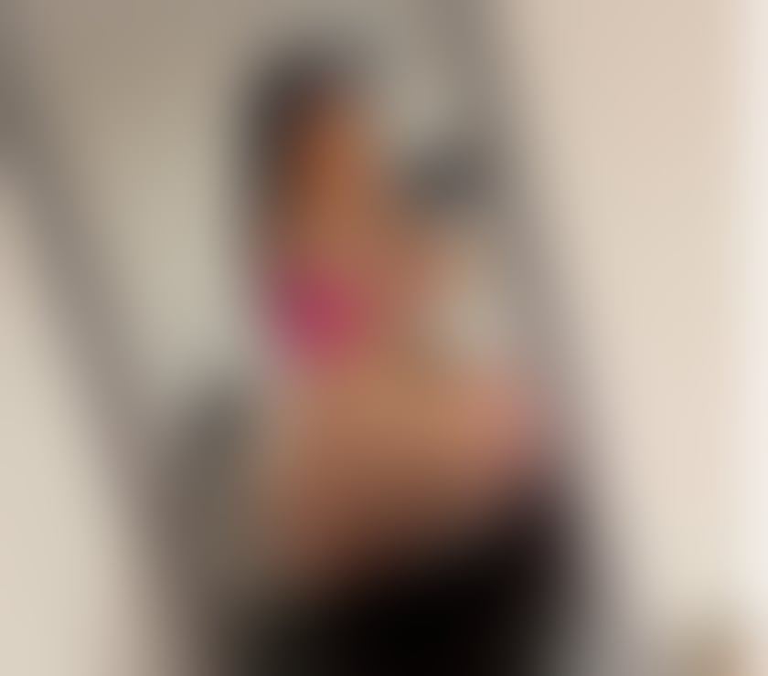 Luton Town Centre - Luton — Tattooed Girl 🧜🏻‍♀️💎.    BIG ASS 🍑🔥