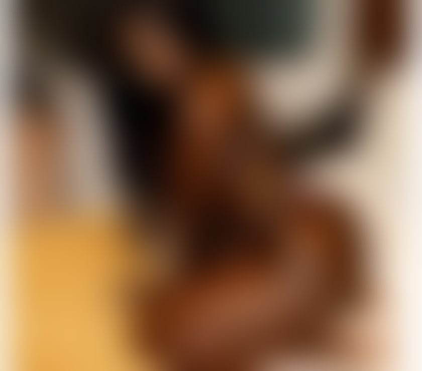 Escorts Essex Thurrock - Essex - Photos for Pretty Elegant Ebony Lady Sexy Curves