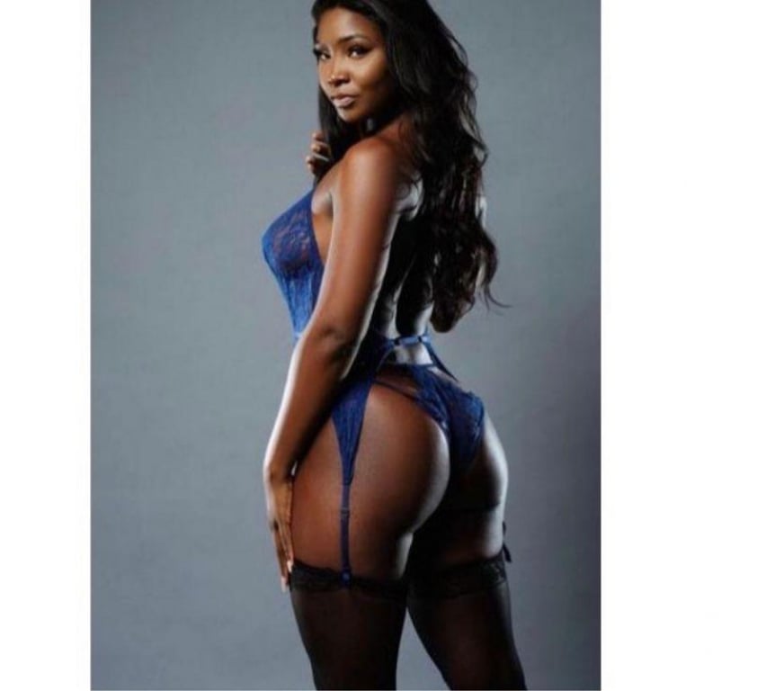 Escorts Essex Thurrock - Essex - Photos for Pretty Elegant Ebony Lady Sexy Curves