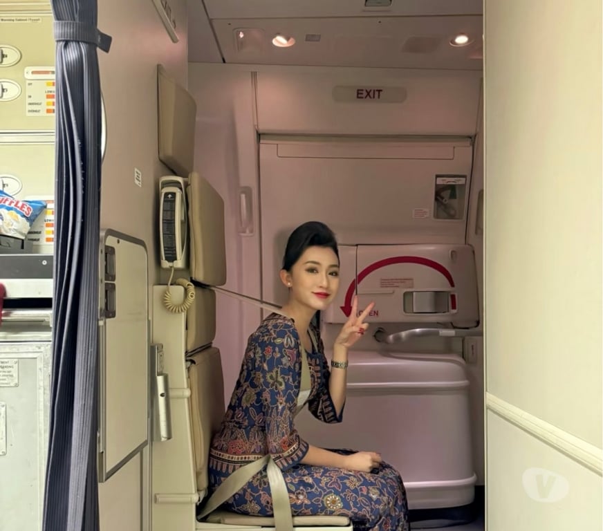 Escorts Central London Knightsbridge - Central London - Photos for Flight Stewardess ✈️✈️ LAST DAY ‼️
