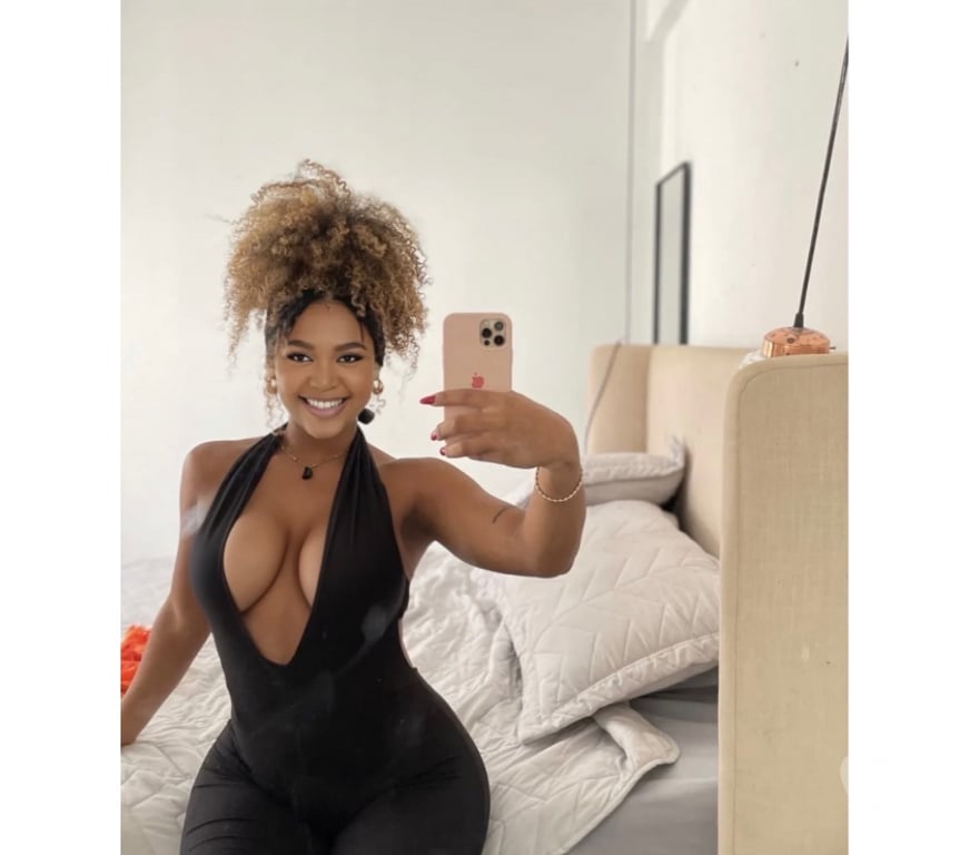 Escorts East London Redbridge - East London - Photos for Busty Brunette😍Brazilian😈😍