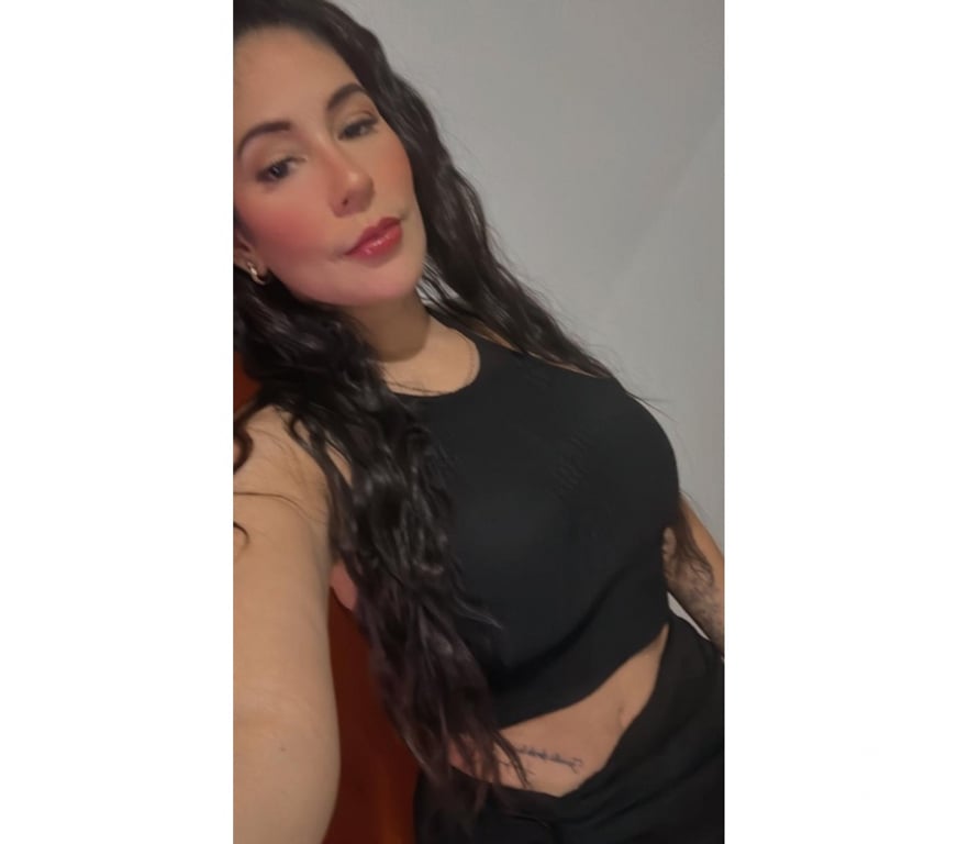 Escorts Barking and Dagenham Romford - Barking and Dagenham - Photos for Hi, I'm Andrea a friendly, party loving girl.