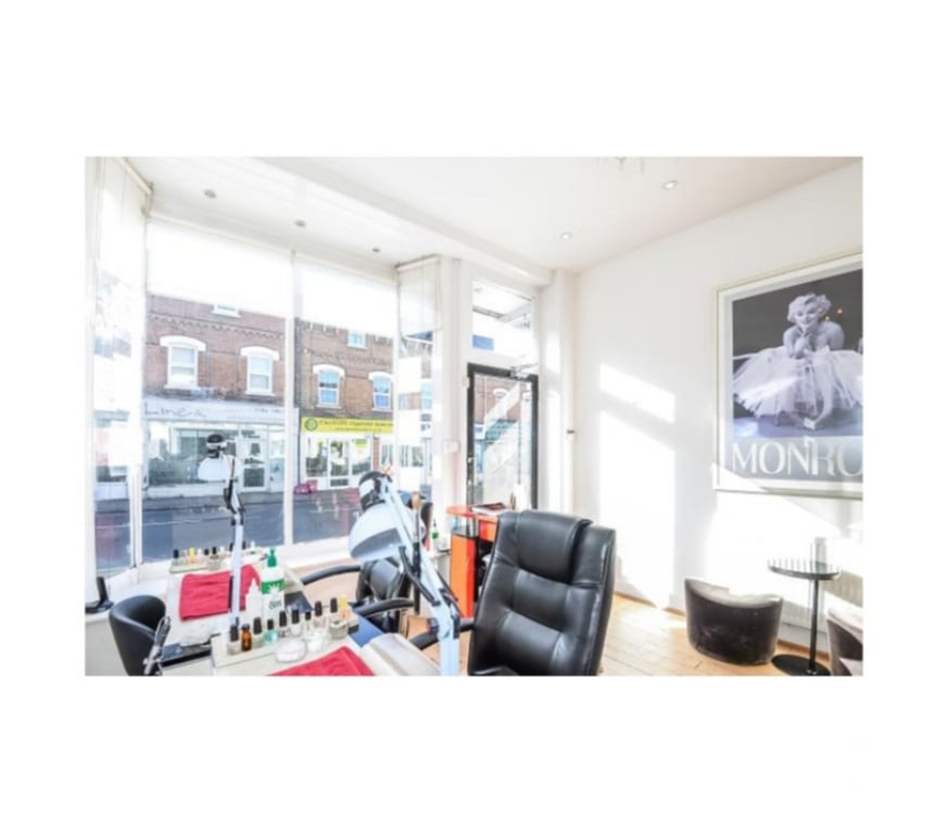Property to Rent Reading Caversham - Reading - Photos for Prominent Shop and Office in Caversham Centre TO LET