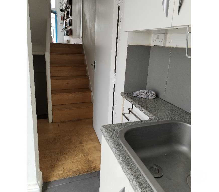Property to Rent Reading Caversham - Reading - Photos for Prominent Shop and Office in Caversham Centre TO LET