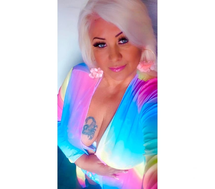 Escorts East London Havering - Photos for AMANDA HORNY MILF BIG NATURAL BOOBS RELAX KISS