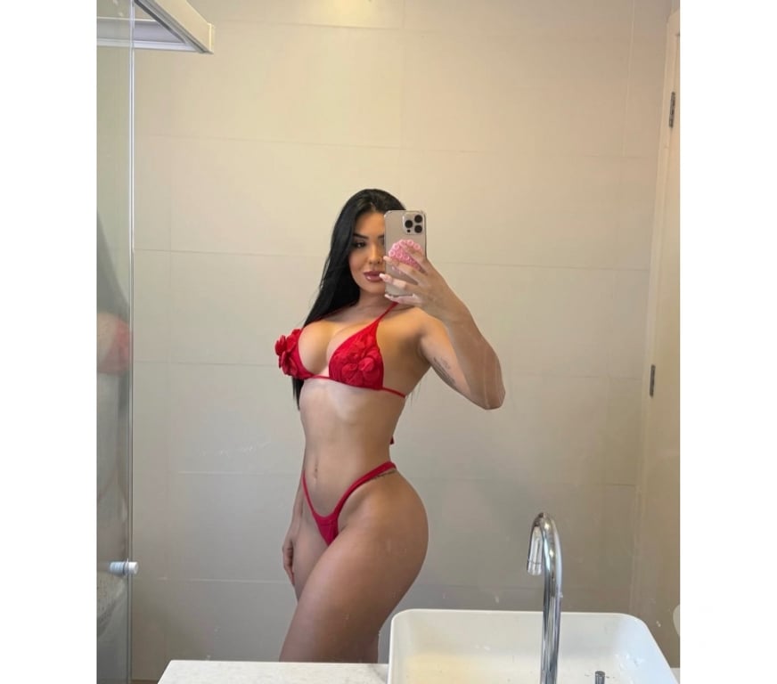 Escorts North West London Willesden Green Station - North West London - Photos for 🔥 SENSUAL, ATTRACTIVE AND CHARMING BRUNETTE 💋