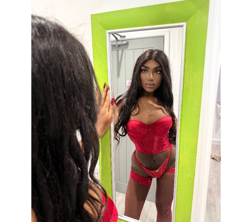 Trans Escorts Bedfordshire Luton - Photos for Samira BBC brazil