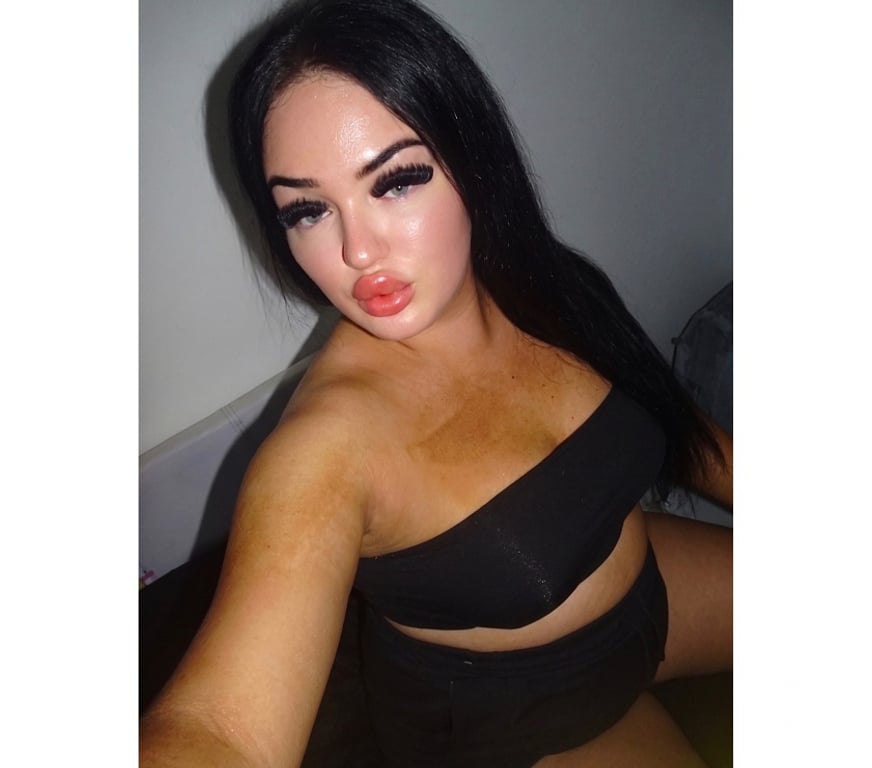Trans Escorts West Midlands Birmingham - Photos for Savanna Irish curvy trans girl 7inches