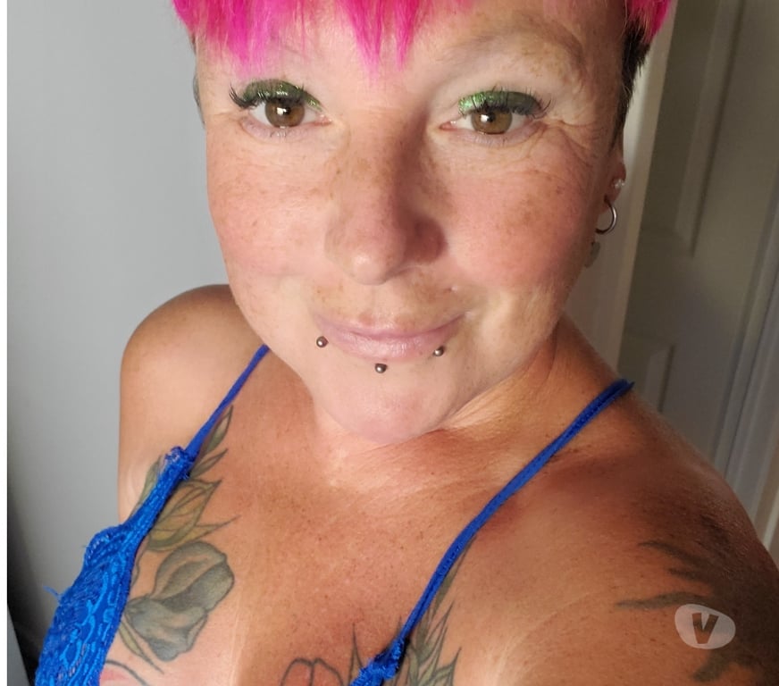 Escorts Hampshire Portsmouth - Photos for Tattooed Alternative Yorkshire Curvy 52yr old GFe Owo Dfk