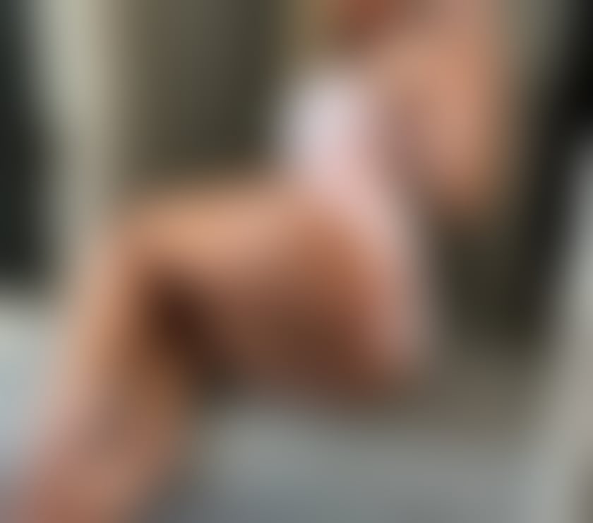 Sexy new in town latino blonde Karen party 🔥🥂