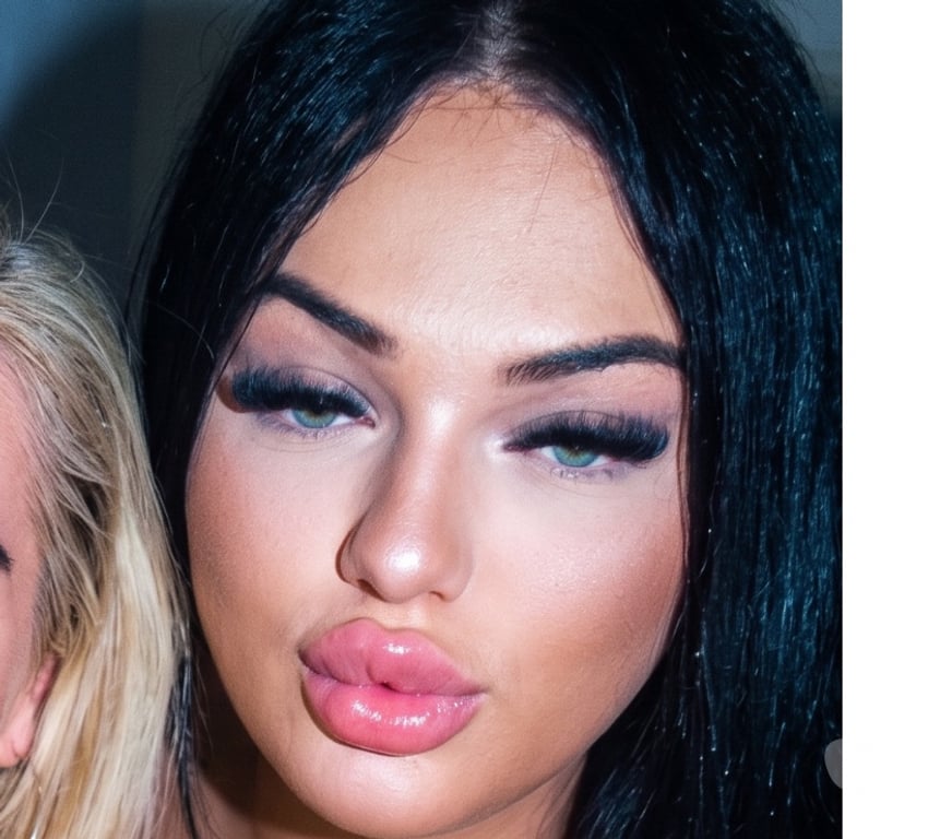 Trans Escorts West Midlands Birmingham - Photos for 7inch Curvy Irish trans girl in Birmingham city centre