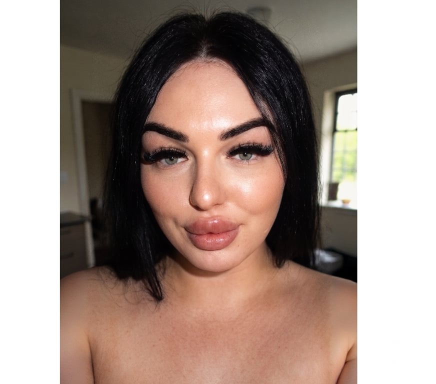 Trans Escorts West Midlands Birmingham - Photos for 7inch Curvy Irish trans girl in Birmingham city centre