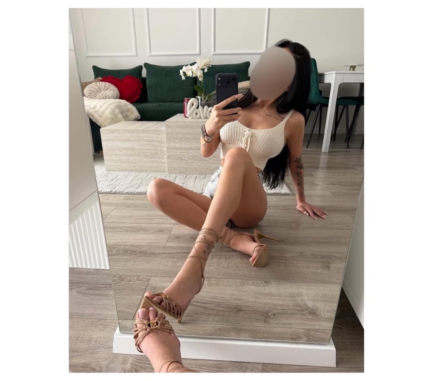 Escorts Devon Exeter - Photos for Natural Brunette, Elegant & Charming