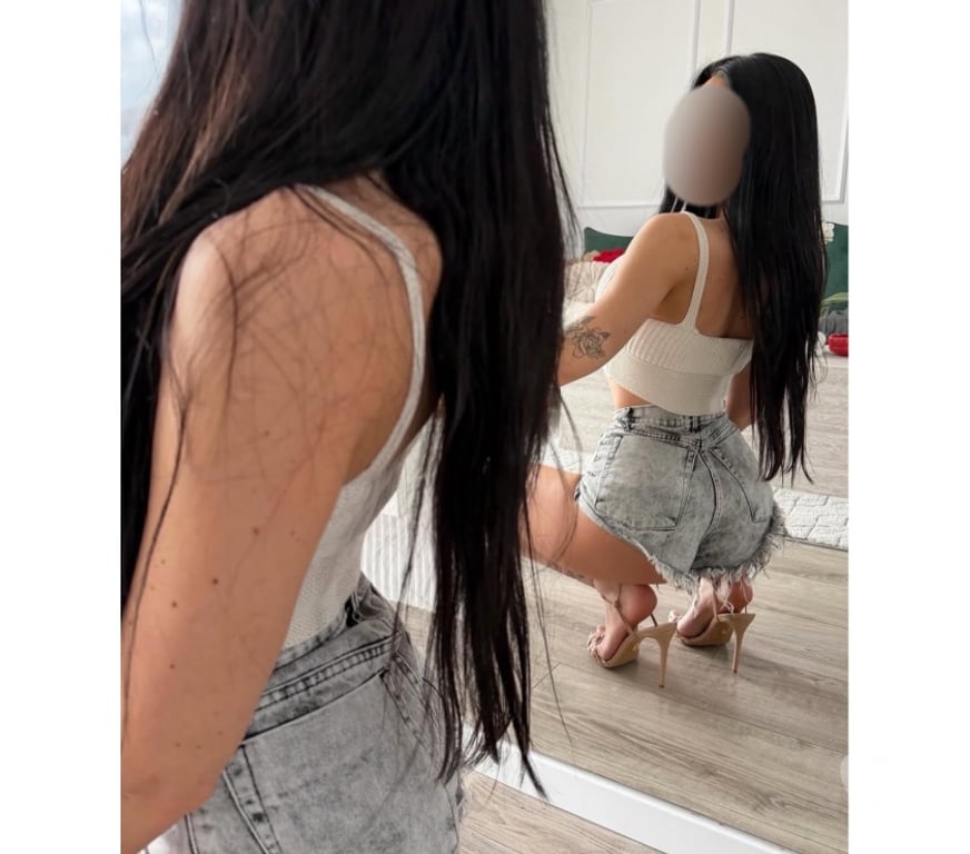 Escorts Devon Exeter - Photos for Natural Brunette, Elegant & Charming