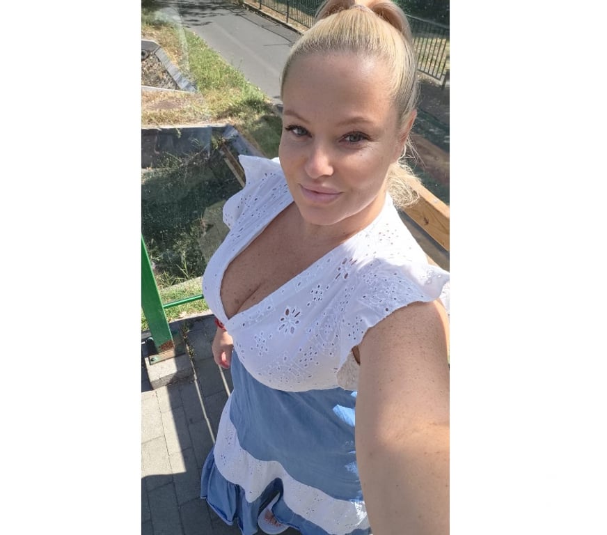 Escorts Cardiff Roath - Cardiff - Photos for Trained masseuse in town. Let me take your stresses away