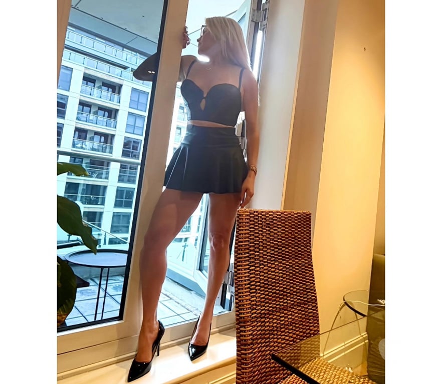 Escorts Surrey Guildford - Photos for 🔥 SOL 🔥HOT BRAZILIAN 🔥PARTY EXPERIENCE