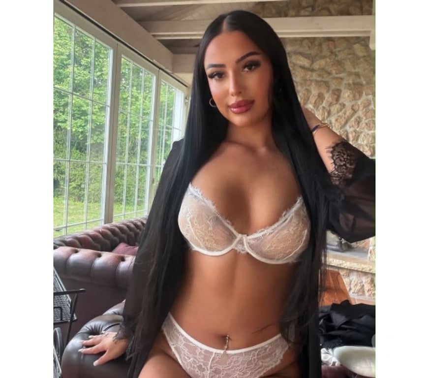 Escorts Bedfordshire Luton - Photos for Hi I’m new camelia real no rush