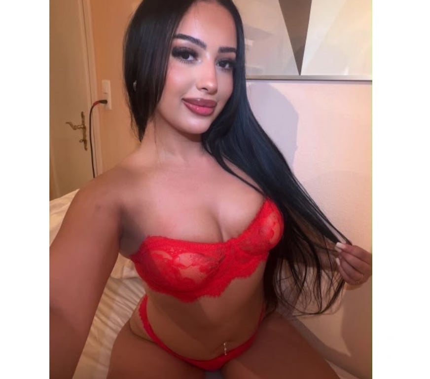 Escorts Bedfordshire Luton - Photos for Hi I’m new camelia real no rush