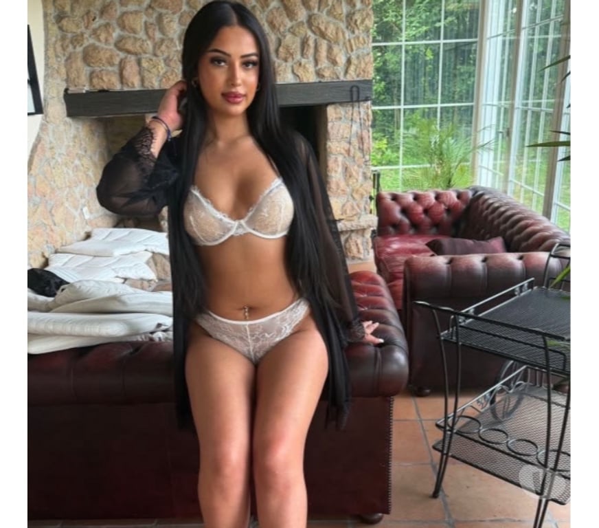 Escorts Bedfordshire Luton - Photos for Hi I’m new camelia real no rush