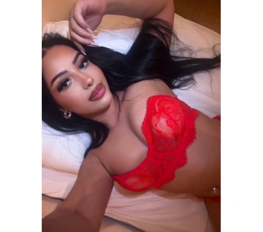 Escorts Bedfordshire Luton - Photos for Hi I’m new camelia real no rush