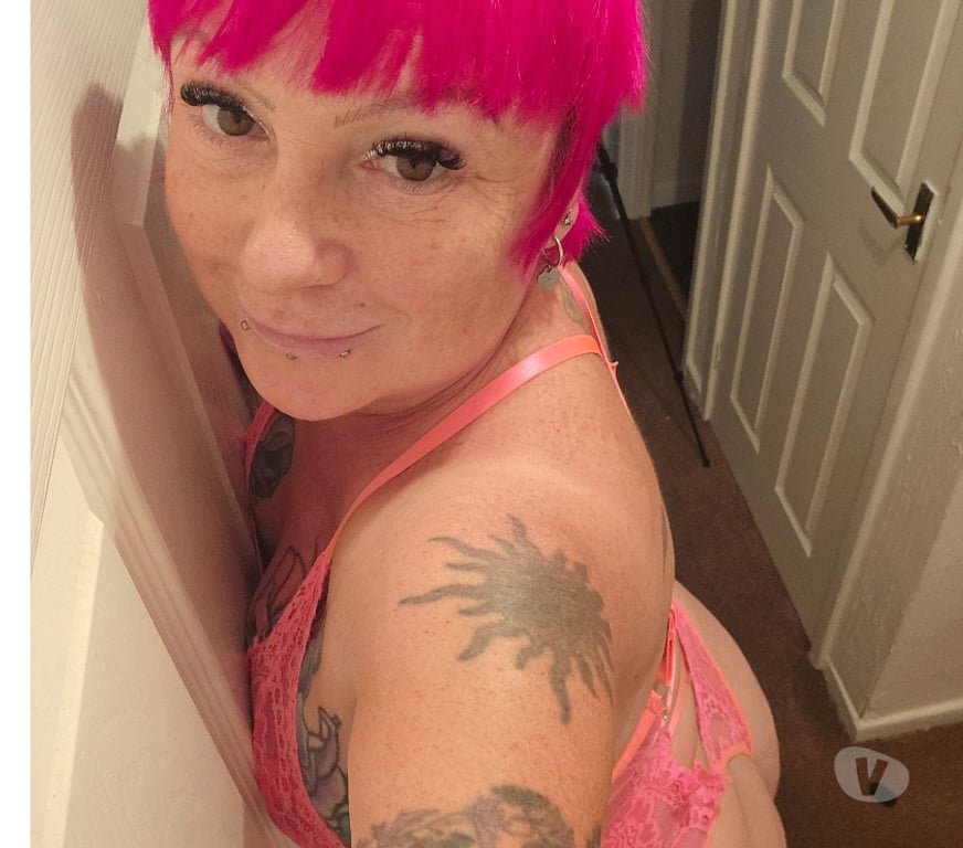 Escorts Hampshire Southampton - Photos for Tattooed,Curvy, Friendly, Yorkshire, 52yrs, GFE, Owo