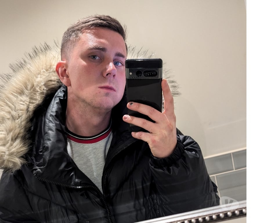 Adult Entertainment Central London London Bridge Station - Central London - Photos for Young hung male