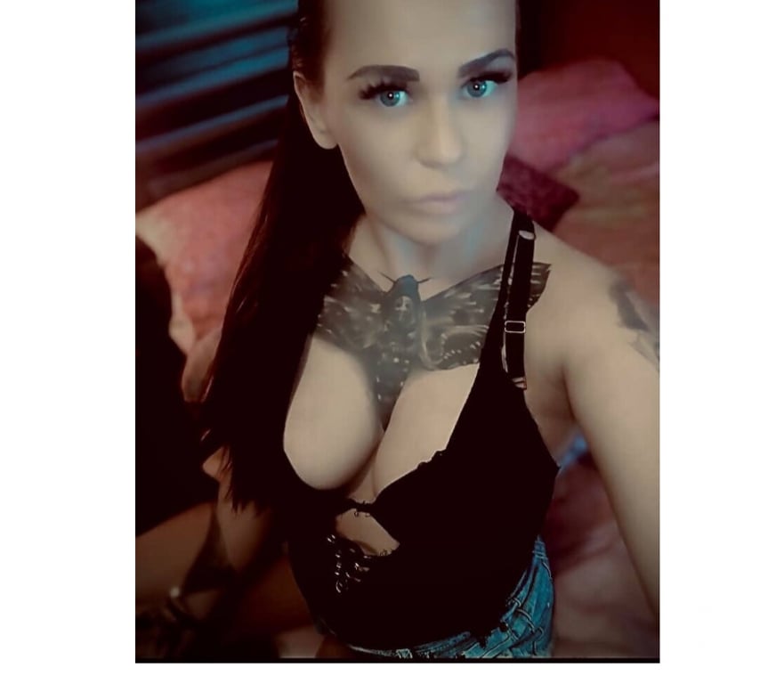 Escorts West London North Acton Station - West London - Photos for Hot Polish Lady | Party Girl