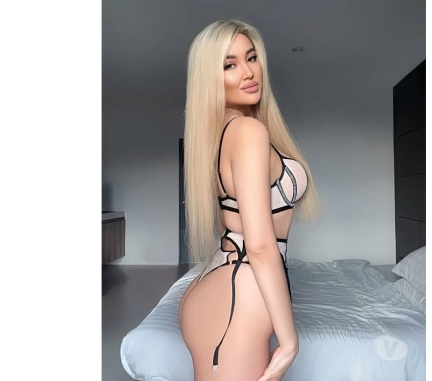 Escorts South East London Plumstead - South East London - Photos for 🎉Luana party 🎉 girls new in you town 🎉