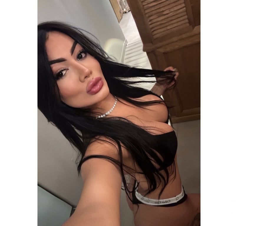 Escorts West Northamptonshire Northampton - West Northamptonshire - Photos for NAUGHTY GIRL 🫦🍭 GFE 👙🇧🇷