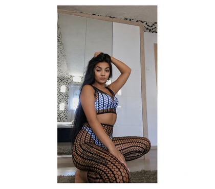 Escort Crosshill Glasgow - Photos for Sellena quen 👸off bj🫦 new in town 😍party girl🥳