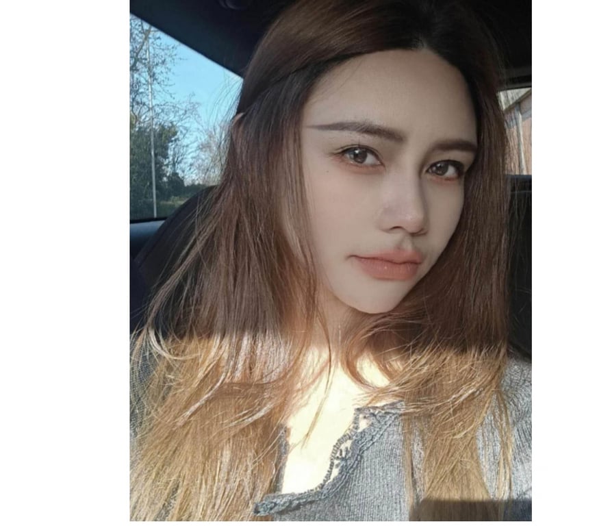 Escorts Gloucestershire Cheltenham - Photos for Singaporean students
