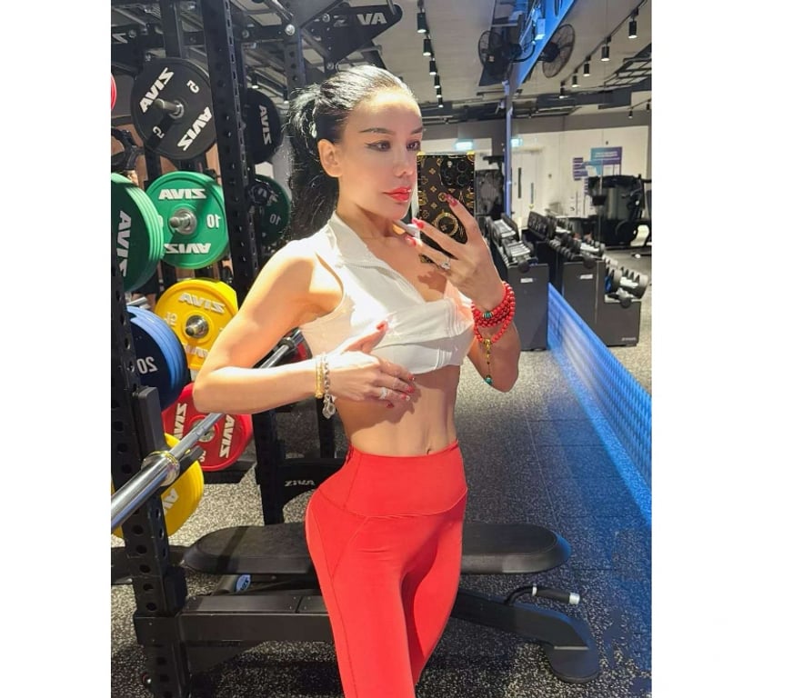 Escorts Edinburgh Craigentinny - Edinburgh - Photos for Asian fitness girl, just passing through for a week.