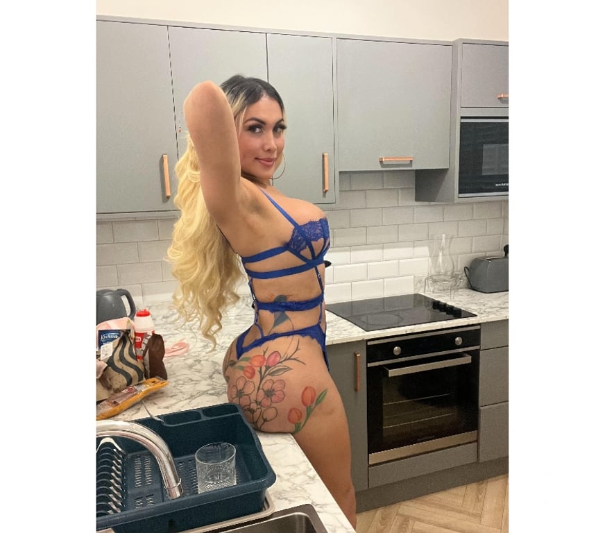 Escorts East London Canary Wharf - East London - Photos for STUNNING Blonde TRANS🍆🍑💋OWO-DOMINATION-TOYS