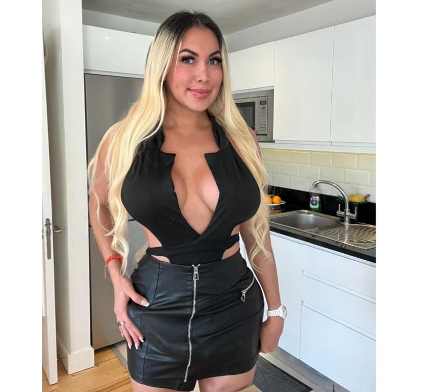 Escorts East London Canary Wharf - East London - Photos for STUNNING Blonde TRANS🍆🍑💋OWO-DOMINATION-TOYS