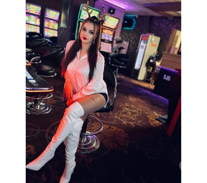 Escorts Devon Torbay - Photos for Ruthless Dominant Queen