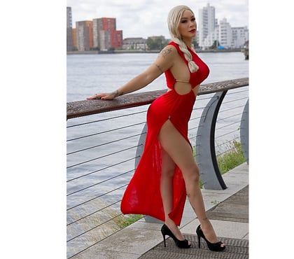  Escorts & Erotic Massage Sheffield City Centre Sheffield - Photos for SARAH XXL BUTT IN SHEFFIELD