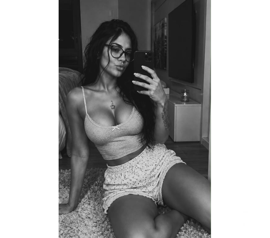 Escorts Nottinghamshire Nottingham - Photos for Alice 🍑🔥 BIG BOTTY BRAZILIAN 🇧🇷