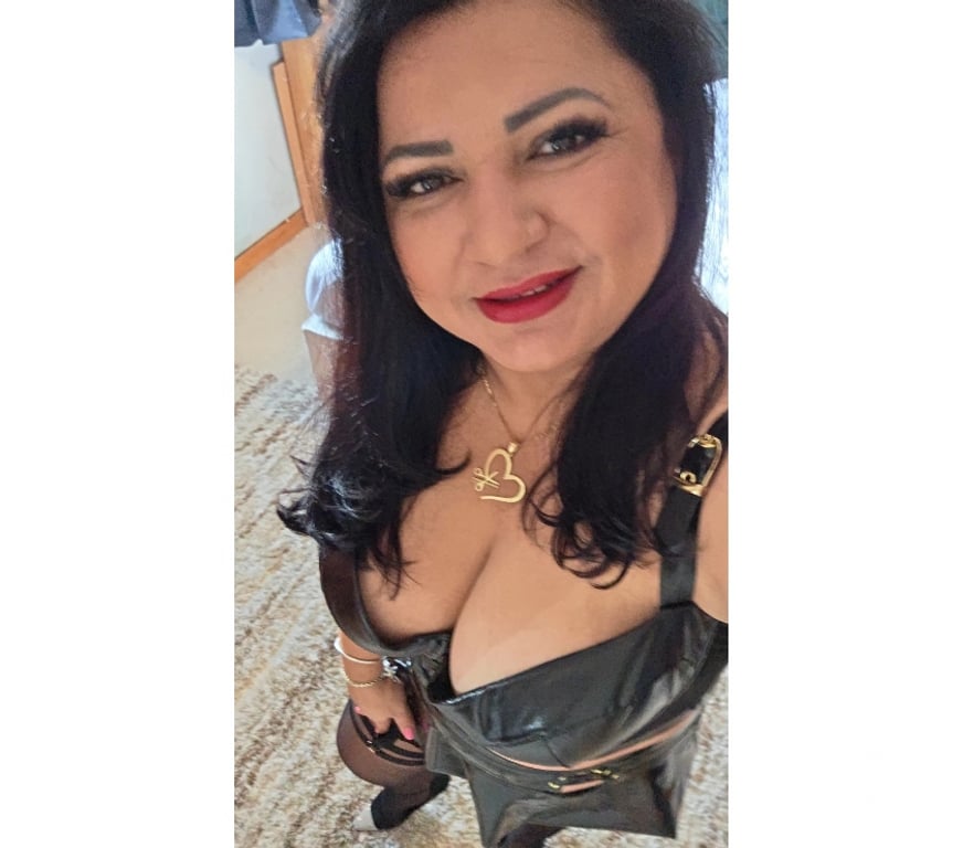 Escorts Kent Medway - Kent - Photos for Julie Brazilian girl 🇧🇷