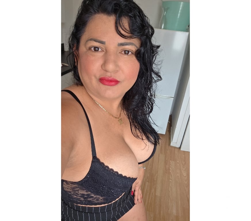 Escorts Kent Medway - Kent - Photos for Julie Brazilian girl 🇧🇷