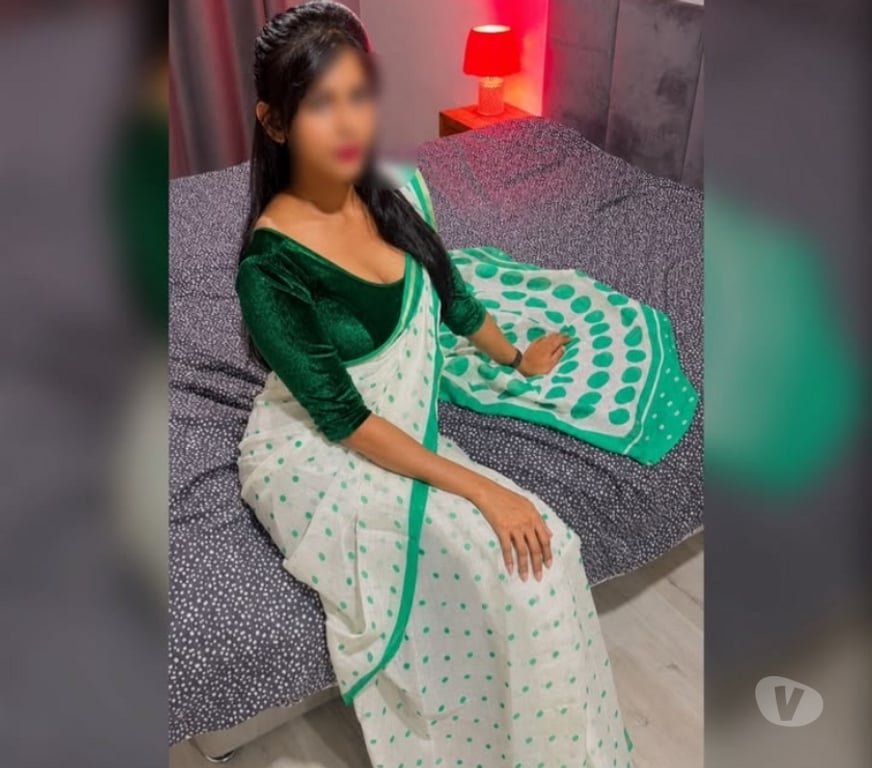 Escorts Buckinghamshire Milton Keynes - Photos for Lailla Tamil Chennai Indian girl new in Milton Keynes